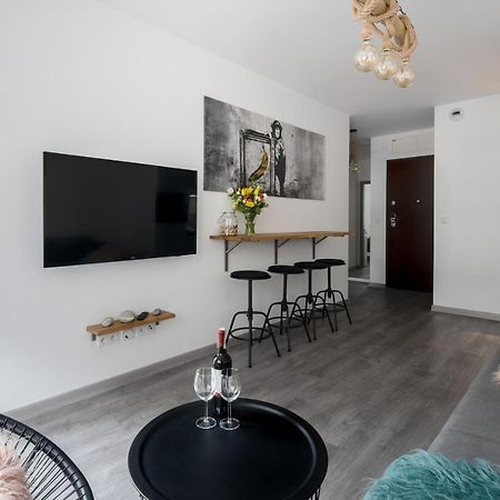 Unique Apt Eve - Free Garage Krakow Dış mekan fotoğraf