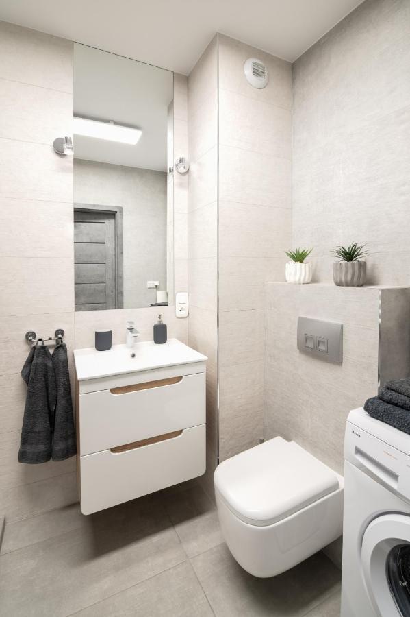 Unique Apt Eve - Free Garage Krakow Dış mekan fotoğraf