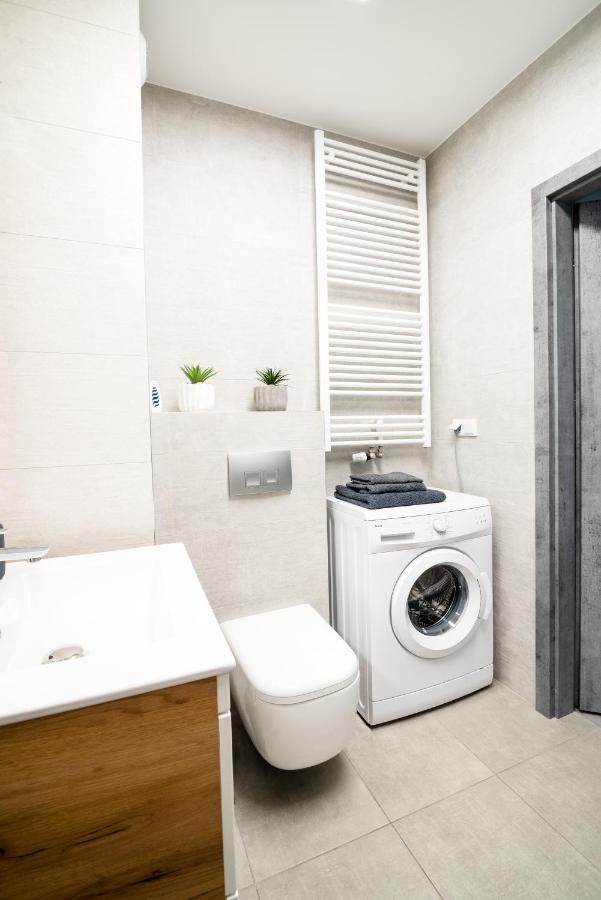 Unique Apt Eve - Free Garage Krakow Dış mekan fotoğraf